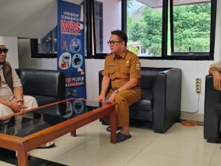 Warga Mekarsari Tuntut Penutupan Galian Tanah yang Merusak Infrastruktur Desa