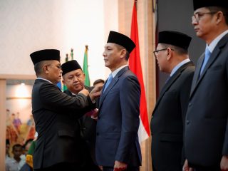 Gubernur Banten Andra Soni Lantik Deden Apriandhi H Sebagai Sekda Banten