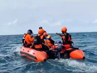 Perahunya Ditabrak Kapal Lain, Satu Nelayan Hilang di Selat Sunda